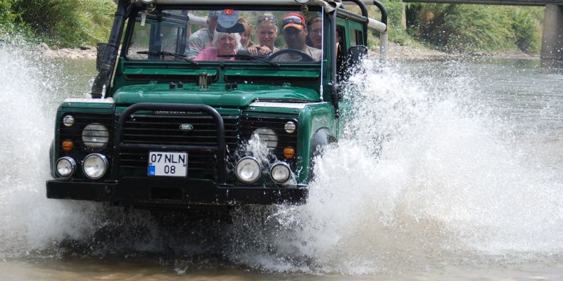 Antalya'da Jeep Safari Heyecanı